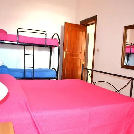Vakantiehuis Ureshii In A Two-family Structure In San Foca